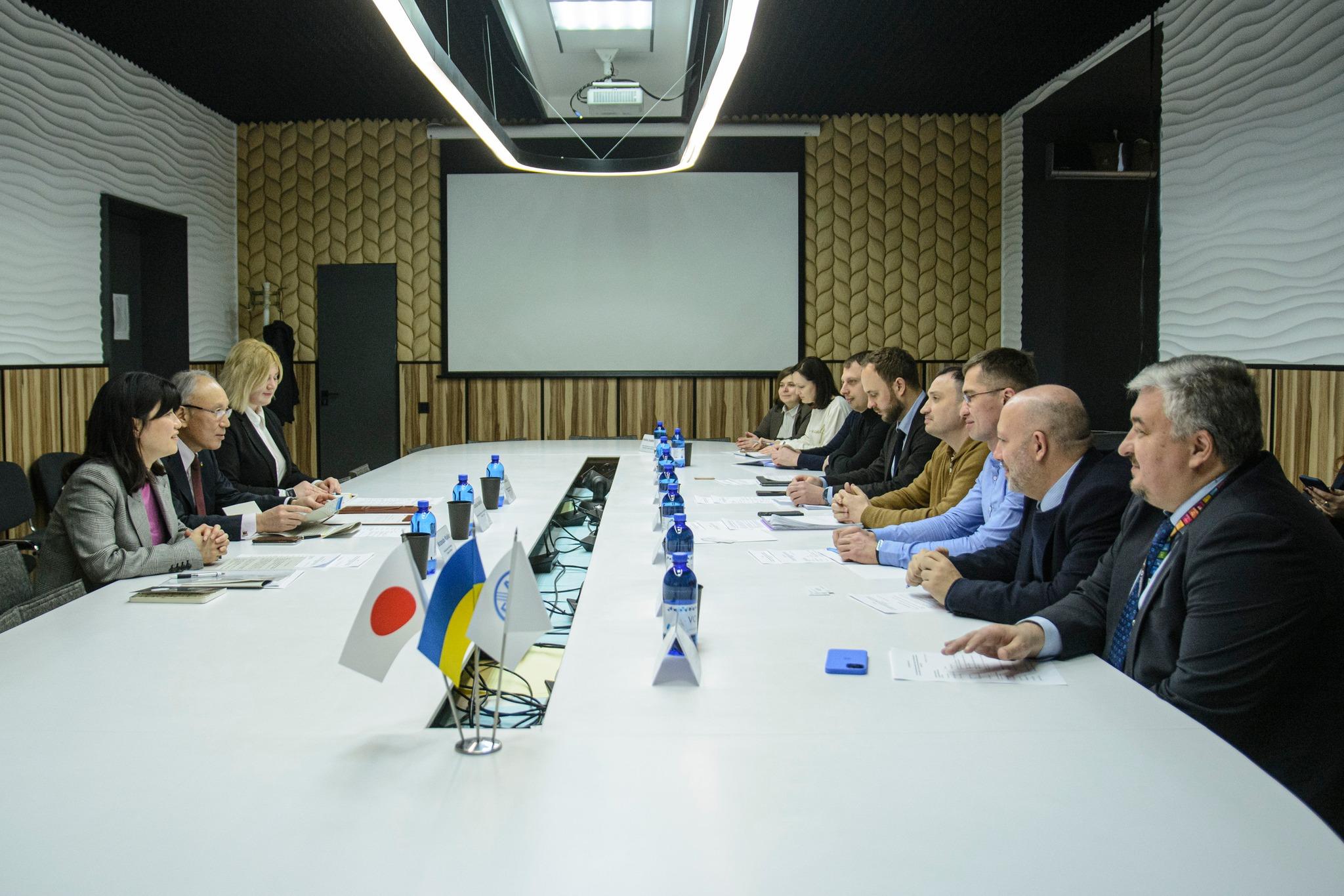 Japan will help farmers of Kharkiv region with sunflower and corn seeds